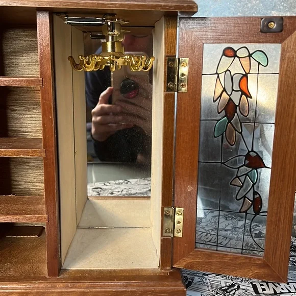 Tiny wooden cabinet for a dollhouse or for jewelry storage - Picture 2 of 10